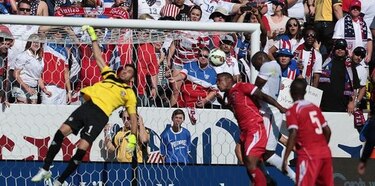 Estados Unidos derrota a Panamá con gol olímpico incluido