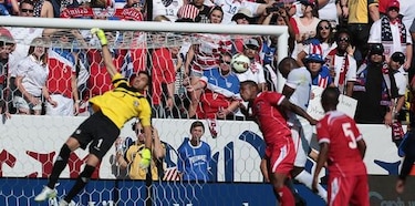Estados Unidos derrota a Panamá con gol olímpico incluido