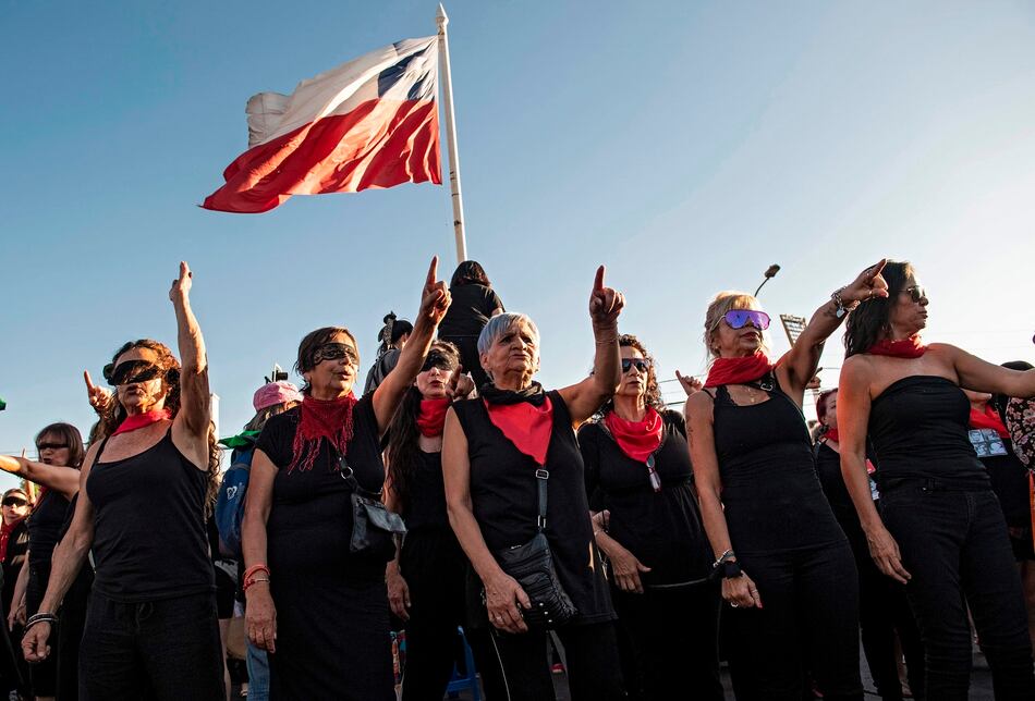 ‘El violador eres tú’, la performance de feministas chilenas que contagia al mundo