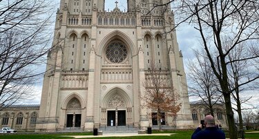 La catedral de Washington halla 5 mil mascarillas respiratorias en su cripta