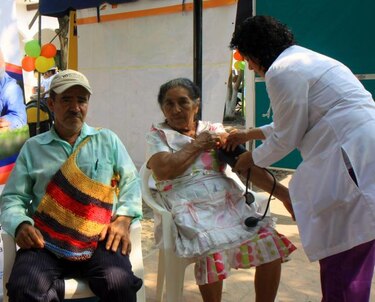 Artritis provoca riesgo de caídas en adultos de mediana edad