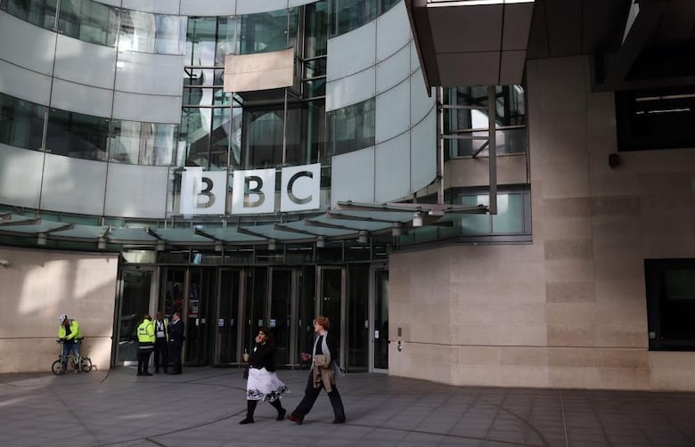 Trump demanda a la BBC por $5,000 millones por un reportaje en el que se editaron sus palabras