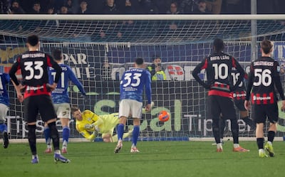 Milan sobrevive en Como con Maignan y Rabiot decisivos