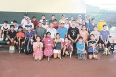 Taller de tenis para panameños