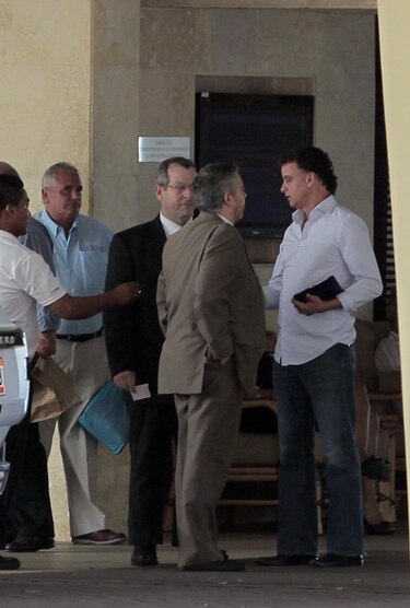 Exmagistrado Solís explora candidatura presidencial con el Partido Popular