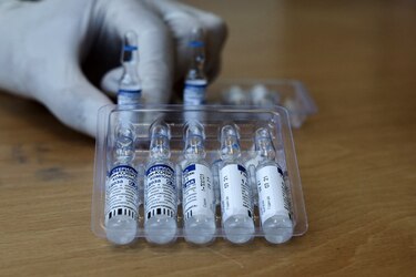 Gobierno de Guatemala culpa a antivacunas del vencimiento de un millón de dosis Sputnik V