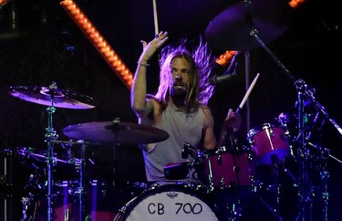  Muere baterista del grupo Foo Fighters