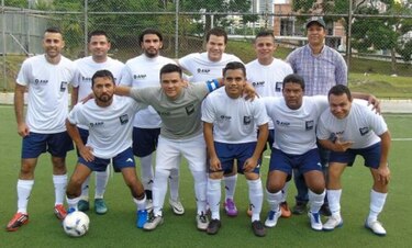 Duelo de punteros este sábado en la Liga de Futsal Solo Periodistas