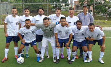Duelo de punteros este sábado en la Liga de Futsal Solo Periodistas