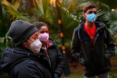 China restringe viajes y endurece medidas para luchar contra el virus