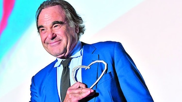 Oliver Stone reflexiona sobre la guerra