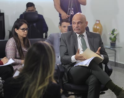 Ernesto Cedeño solicita devolver el proyecto del derecho a réplica a primer debate