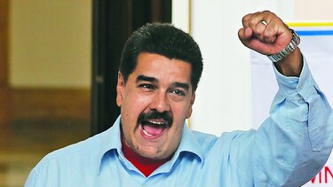 Oposición impulsa enmienda para recortar mandato de Maduro
