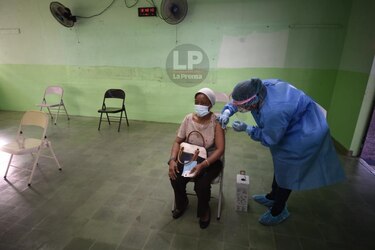 Vacunan a 11 mil 248 adultos mayores en el segundo día de inmunización en San Miguelito