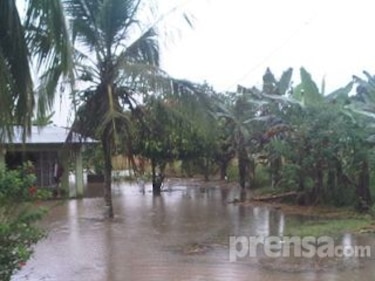 Por inundaciones trasladan a más de 100 personas a albergue en Barú