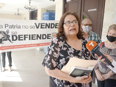 Meduca dice que las polillas acabaron con libros del Instituto Nacional