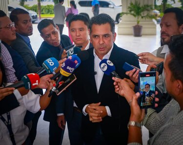 Estos son los candidatos que firmaron el pacto ético electoral