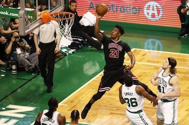 Bulls sorprenden a los Celtics;  Rockets aplastan al Thunder