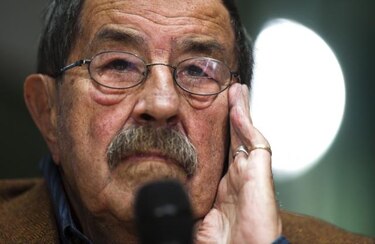 Günter Grass ingresó en una clínica con problemas cardíacos