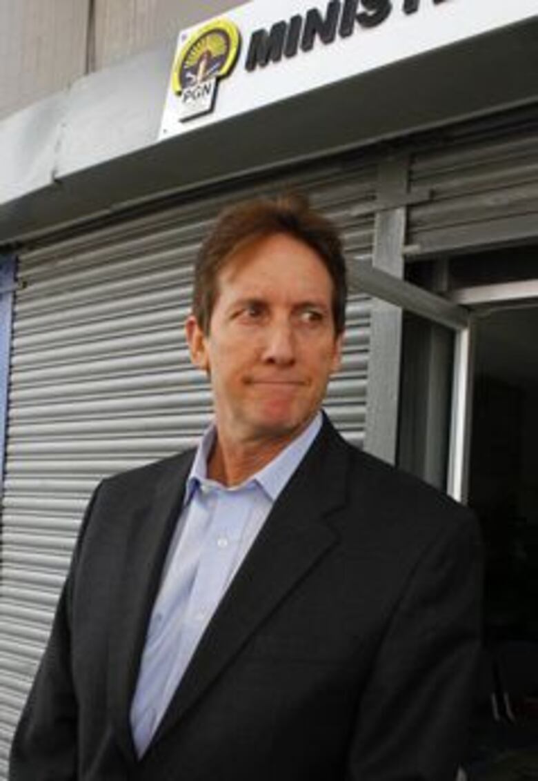 Guillermo Sáez-Llorens concluye indagatoria con medida de notificación