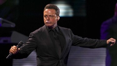 Juez de EU emite orden de arresto del cantante Luis Miguel