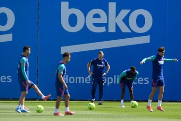 Koeman cree que el Barça todavía puede ganar LaLiga