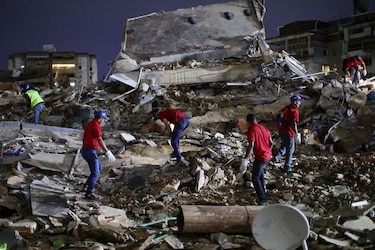 Las imágenes de los graves daños causados en Caracas y la Guaira por los potentes terremotos que han golpeado Venezuela