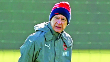 Wenger está contra las cuerdas