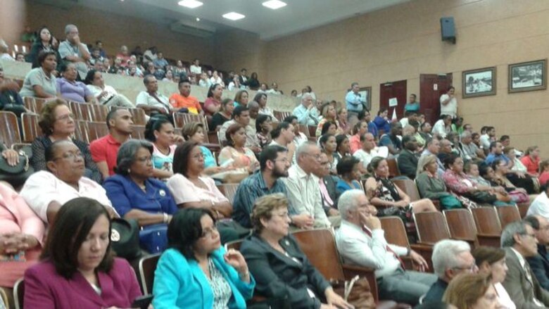 Rector García de Paredes es cuestionado en el pleno por denuncias de irregularidades