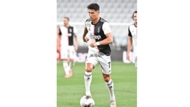 Cristiano anota dos y la Juve acaricia otro título de Serie A