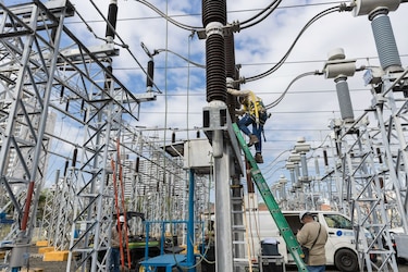 Publican pliego para licitar energía renovable a largo plazo