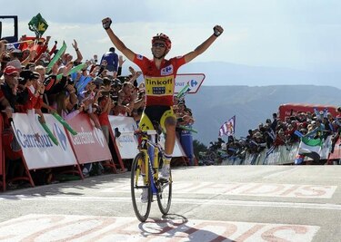Alberto Contador conquista su tercera Vuelta, Malori gana la contrarreloj