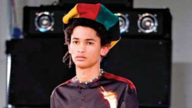 Fashion Week de Londres reanuda desfiles físicos