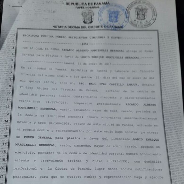 Martinelli otorga amplios poderes a su esposa y hermano