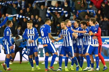 Alavés gana 2-1 al Valencia y se coloca cuarto