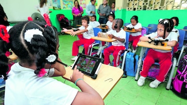 6 mil 385 docentes capacitados en inglés