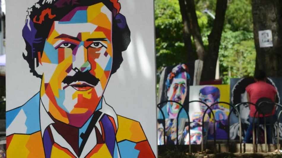 Óleos reviven a Pablo Escobar en un parque en Medellín