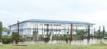 Contraloría refrenda millonario pago a consorcio por obras escolares inconclusas