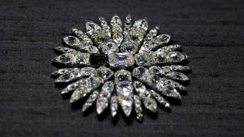 Cinco de los tesoros más bellos del mundo que intentaron robar del Louvre y otros museos