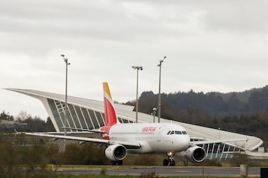 Iberia confirma que ha recibido la comunicación de retirada de la licencia en Venezuela