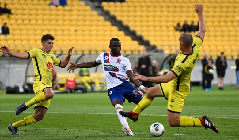 Jugador da positivo por el coronavirus en el equipo del panameño Abdiel Arroyo en Australia