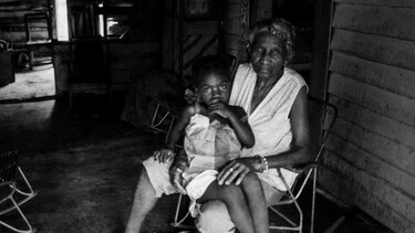 Cómo la apertura de tiendas privadas de alimentos en Cuba destapó una desigualdad ‘invisible’