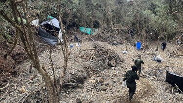Desmantelan minas ilegales donde trabajaban 600 personas en un parque protegido de Colombia