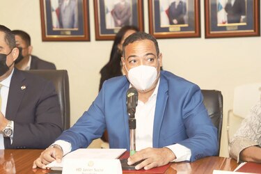 Doble salario pasa a segundo debate, con modificación