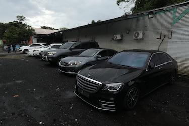 La fiscalía anticorrupción examina los vehículos de lujo que fueron devueltos al municipio de Colón