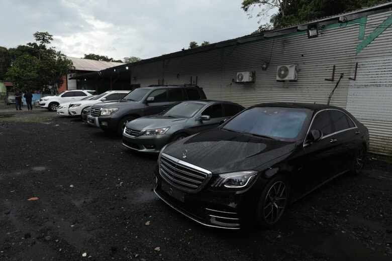 Automóviles blindados, deteriorados y el ‘Ungido’: balance de los autos devueltos al Municipio de Colón