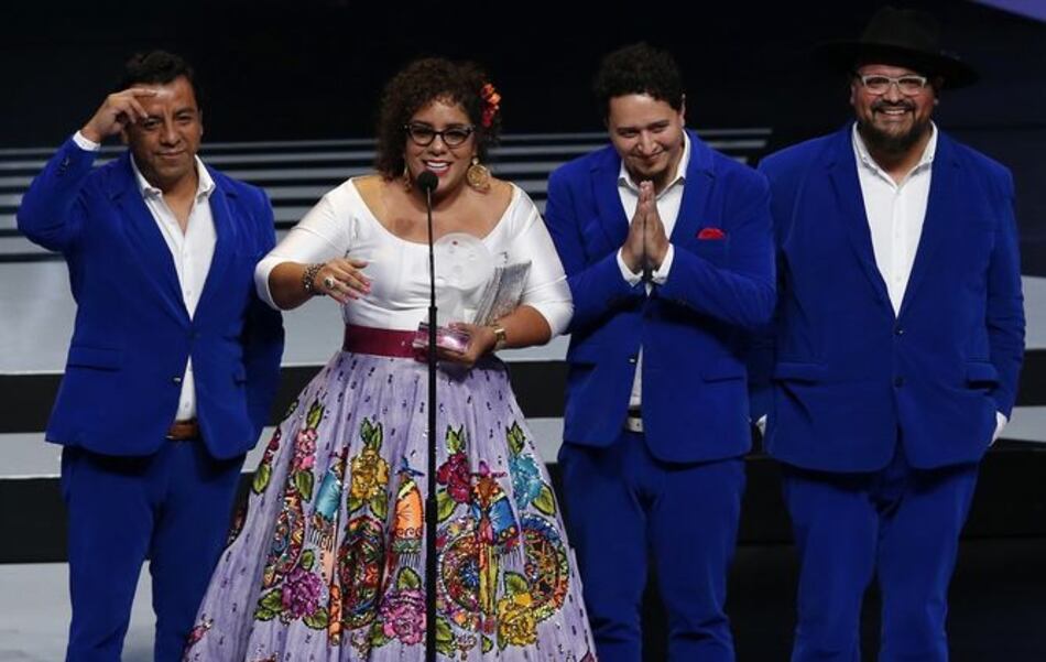 Bruno Mars, La Santa Cecilia y Café Tacvba se llevan Lunas
