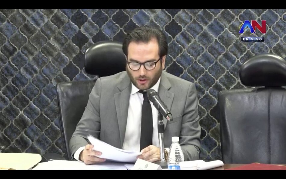 Proponen regular programa de becas de Senacyt