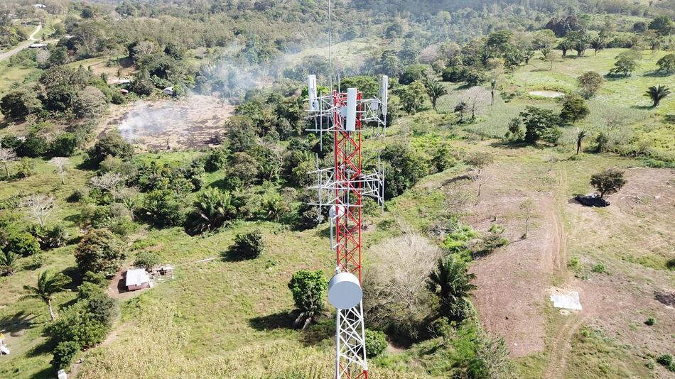 Tigo vende sus torres de comunicación por $975 millones en Panamá y Centroamérica