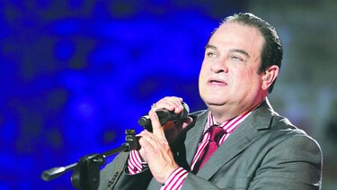 El versátil Tony Vega